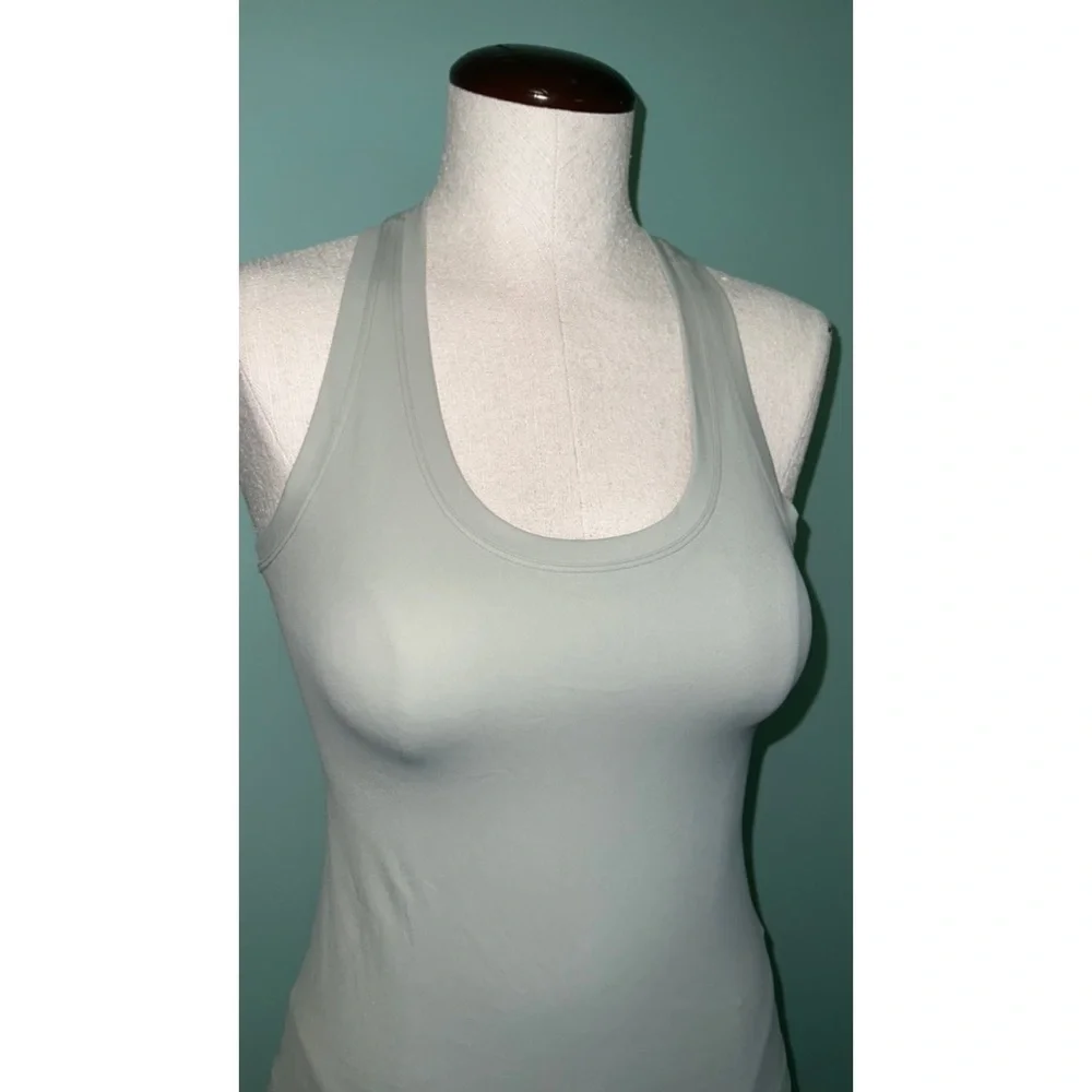 halara tank - Picture 2 of 7